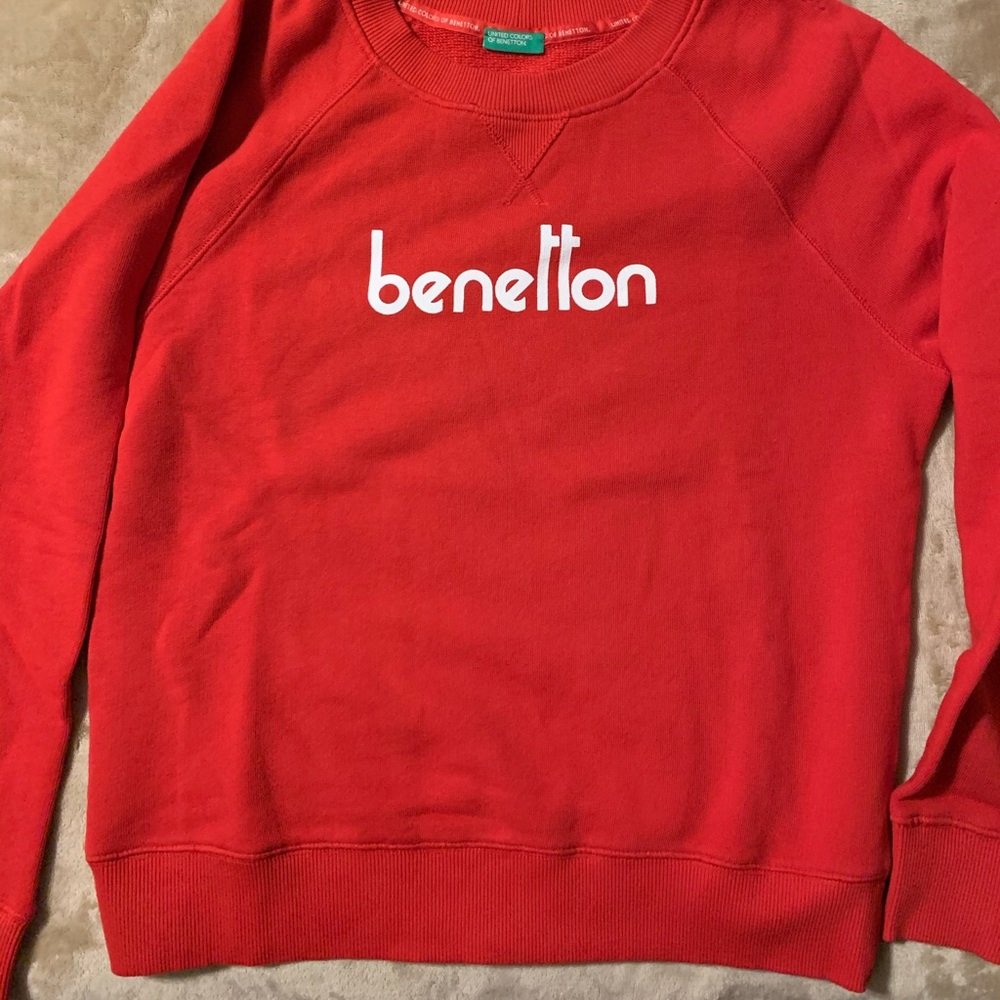 Red Benetton sweatshirt